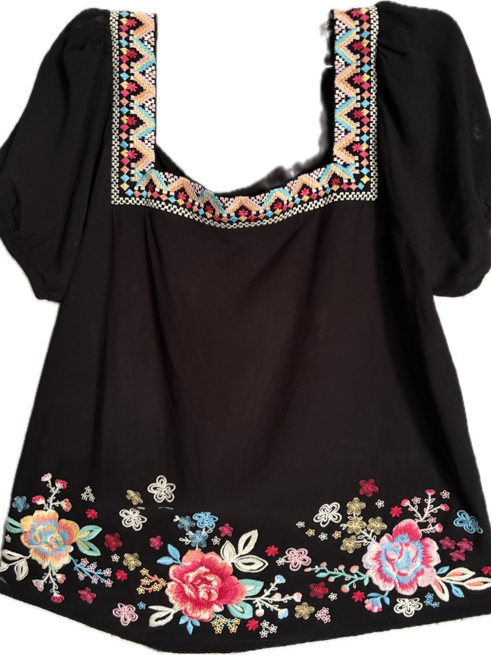 SAVANNA JANE TOP BLACK WITH GORGEOUS COLORFUL EMBROIDERY SIZE SMALL